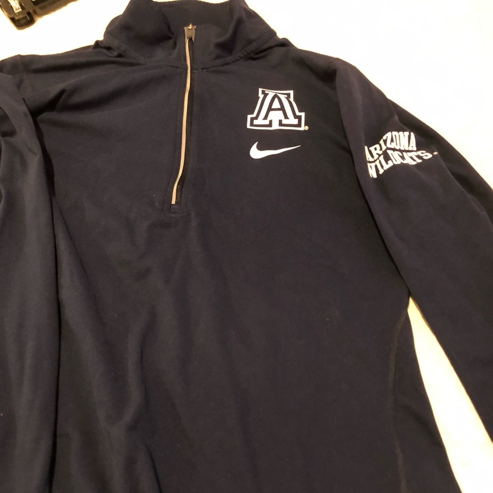 Nike U of A performance top